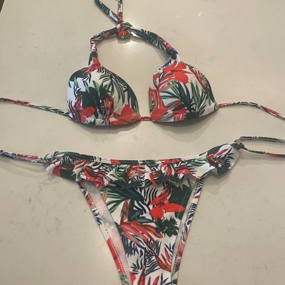 Floral Bikini - Picture 7 of 7